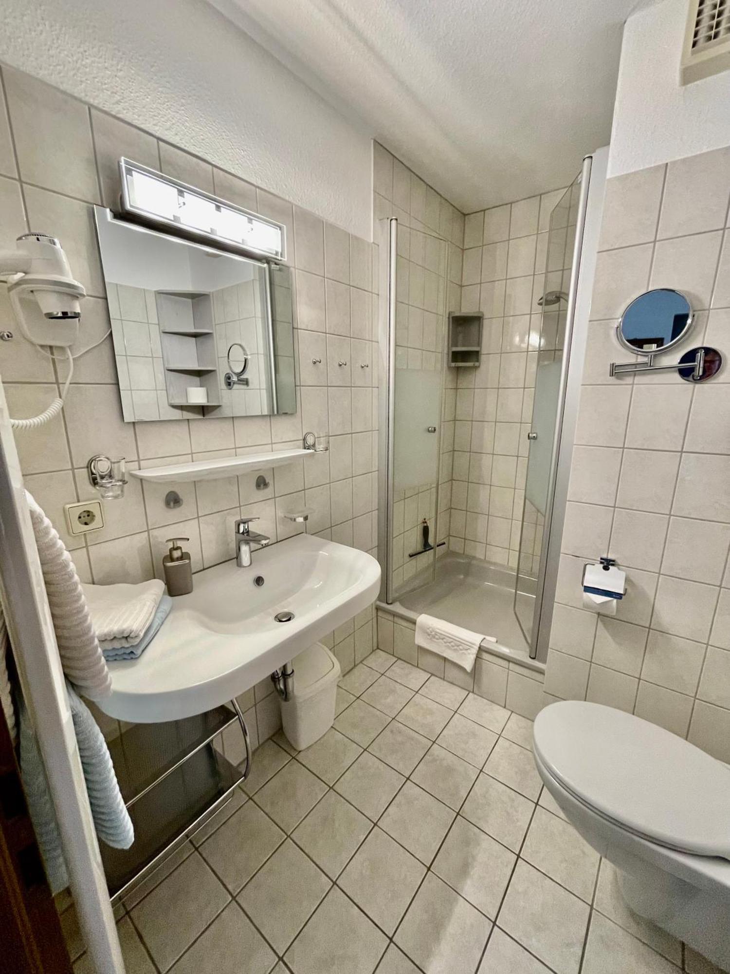 Gasthof-Ferienwohnung Zur Zweere Willingen  Exterior photo
